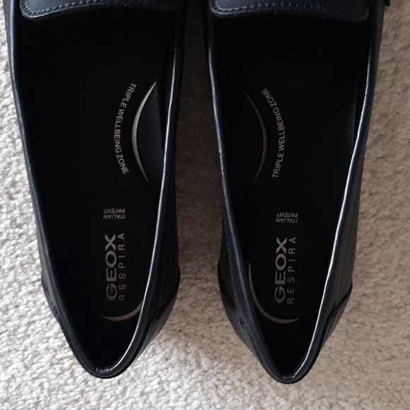GEOX Respira Black Leather Loafers w Gold Buckle Details - Nearly New! - Picture 12 of 17